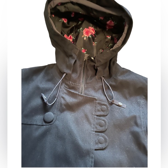 NIKE Women’s Snowboarding Jacket - Picture 3 of 10